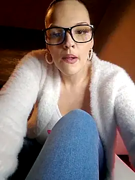 Snapshot of Jujuicy_97 chatting on March 16, 2025, 6:01 pm Jujuicy 97 online show from March 16, 2025, 6:01 pm