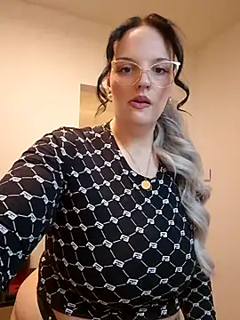 Snapshot of Jujuicy_97 chatting on February 10, 2026, 9:08 am Jujuicy 97 online show from February 10, 2026, 9:08 am