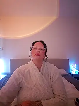 Jujuicy 97 online show from April 2, 2026, 5:03 am