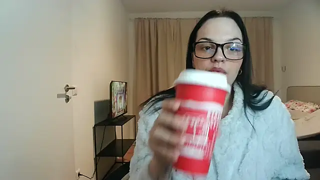 Jujuicy 97 online show from November 18, 2025, 6:06 am