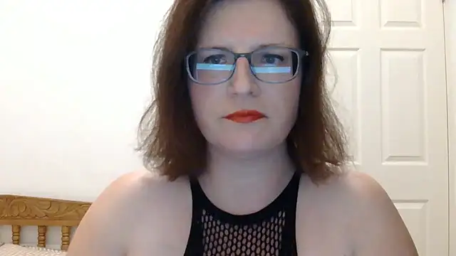 CrimsonMistress online show from December 1, 2025, 7:04 pm