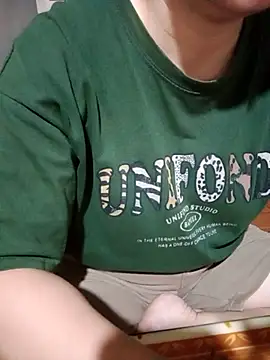 JasminePham online show from October 30, 2025, 1:37 am