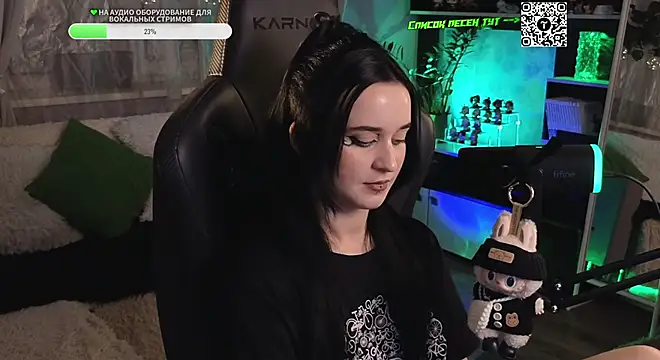 Snapshot of KiraLiLime chatting on October 15, 2025, 5:43 pm KiraLiLime online show from October 15, 2025, 5:43 pm