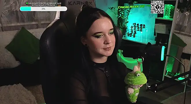 Snapshot of KiraLiLime chatting on October 10, 2025, 2:40 pm KiraLiLime online show from October 10, 2025, 2:40 pm