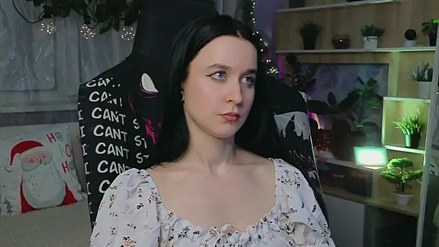 Snapshot of KiraLiLime chatting on March 13, 2025, 9:37 pm KiraLiLime online show from March 13, 2025, 9:37 pm
