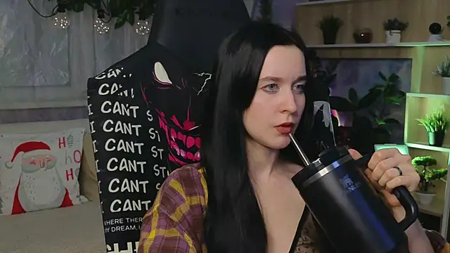 Snapshot of KiraLiLime chatting on March 12, 2025, 9:35 pm KiraLiLime online show from March 12, 2025, 9:35 pm