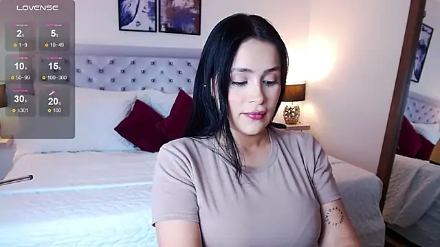 sarascottt online show from March 18, 2026, 3:57 pm