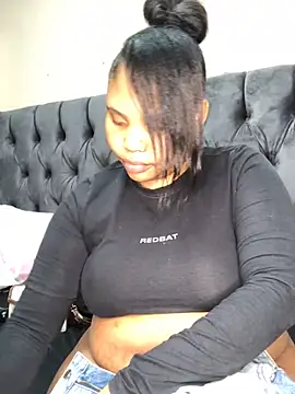 Snapshot of Anaelle24 chatting on July 14, 2026, 11:38 am Anaelle24 online show from July 14, 2026, 11:38 am