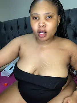 Anaelle24 online show from May 7, 2026, 4:39 am