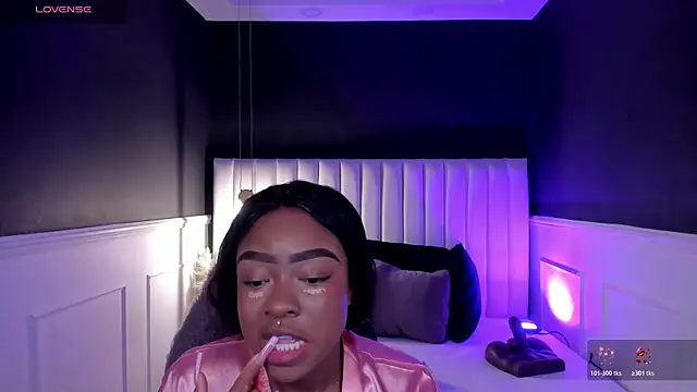 mia schwarz online show from April 16, 2026, 11:55 am