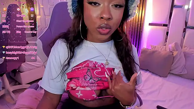 mia schwarz online show from November 10, 2025, 8:41 am