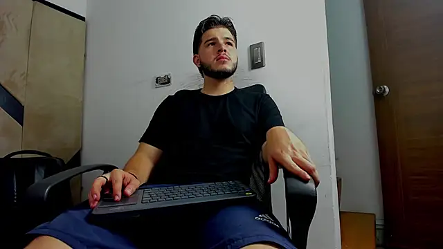danielclarton1 online show from October 10, 2025, 11:49 pm