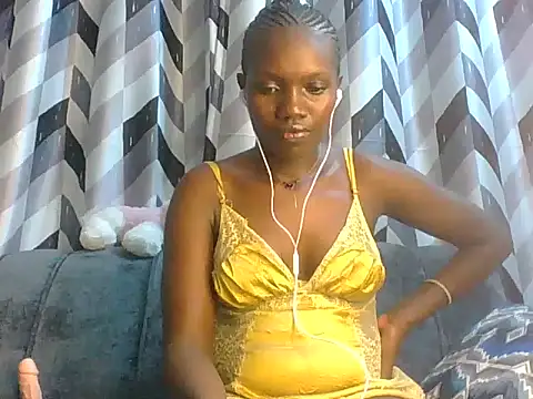 Snapshot of Slimthick900 chatting on March 11, 2025, 2:10 am Slimthick900 online show from March 11, 2025, 2:10 am