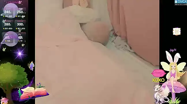 Snapshot of Blondecandie chatting on March 7, 2025, 4:55 pm Blondecandie online show from March 7, 2025, 4:55 pm