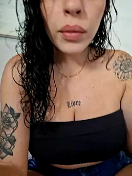 Snapshot of Sweet-diamondxxx chatting on November 27, 2025, 5:02 pm Sweet-diamondxxx online show from November 27, 2025, 5:02 pm