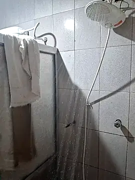 Snapshot of Sweet-diamondxxx chatting on December 5, 2025, 5:44 pm Sweet-diamondxxx online show from December 5, 2025, 5:44 pm