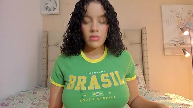 Snapshot of vanesasexyhot21 chatting on November 27, 2025, 2:23 am vanesasexyhot21 online show from November 27, 2025, 2:23 am