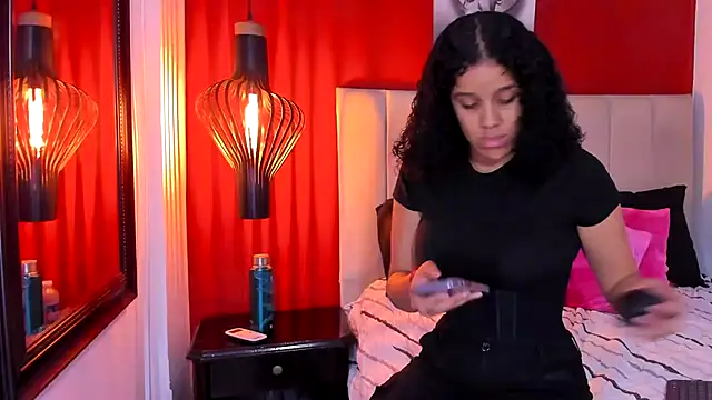 Snapshot of vanesasexyhot21 chatting on November 13, 2025, 2:37 am vanesasexyhot21 online show from November 13, 2025, 2:37 am