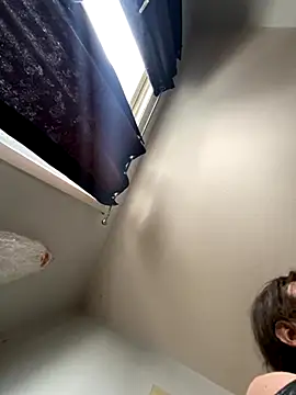 Snapshot of kikiwonderbar chatting on December 4, 2025, 3:11 pm kikiwonderbar online show from December 4, 2025, 3:11 pm