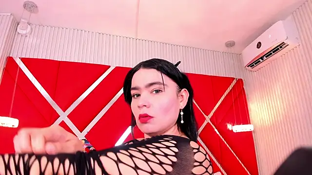 Snapshot of SusanCouper chatting on October 11, 2025, 10:44 pm SusanCouper online show from October 11, 2025, 10:44 pm