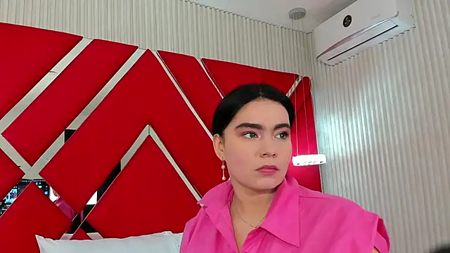 Snapshot of SusanCouper chatting on November 5, 2025, 10:24 pm SusanCouper online show from November 5, 2025, 10:24 pm