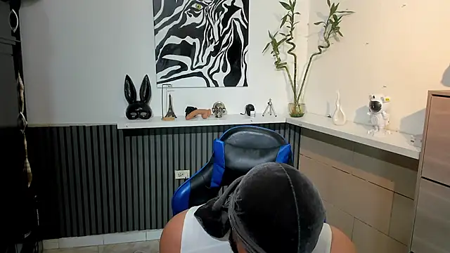 Daemon21 online show from November 11, 2025, 11:53 pm