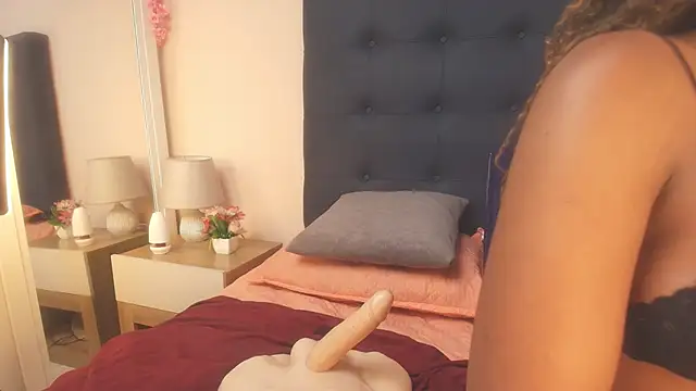 Evelonga 707 online show from April 18, 2026, 7:18 pm