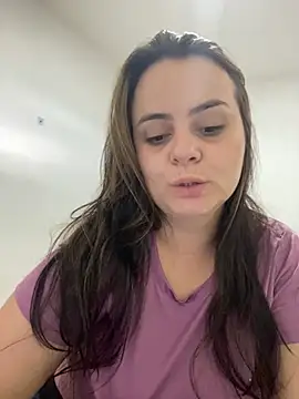 Im Amelia online show from November 3, 2025, 9:40 pm