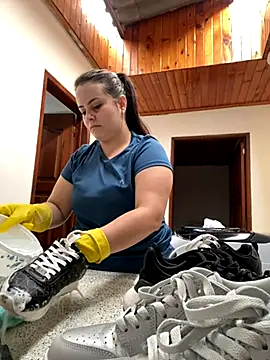 Im Amelia online show from November 6, 2025, 12:42 pm