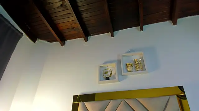 ariana-martins online show from November 23, 2025, 4:00 am