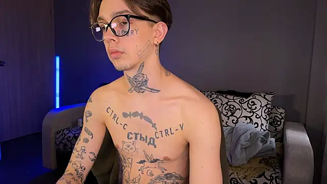 Snapshot of anahori__simon chatting on March 18, 2025, 8:28 am anahori simon online show from March 18, 2025, 8:28 am