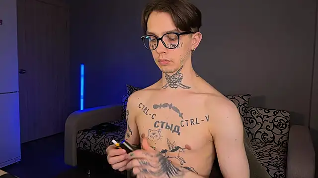 Snapshot of anahori__simon chatting on March 13, 2025, 8:11 pm anahori simon online show from March 13, 2025, 8:11 pm