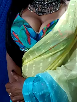 Savita hotmom online show from February 9, 2026, 5:33 pm