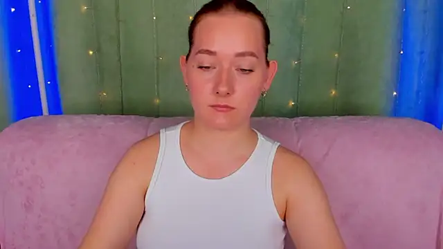 AlinaVice online show from May 19, 2026, 1:56 am