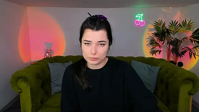 Snapshot of _Sun_Shy_ chatting on October 27, 2025, 6:25 am Sun Shy online show from October 27, 2025, 6:25 am