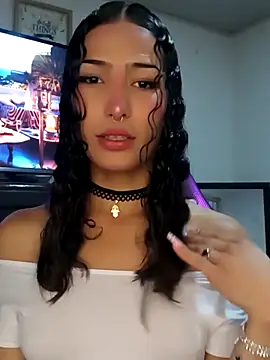 Snapshot of Lanna_hott_ chatting on September 12, 2025, 11:32 am Lanna hott  online show from September 12, 2025, 11:32 am