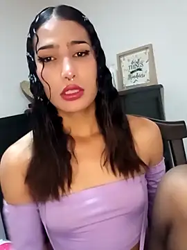 Snapshot of Lanna_hott_ chatting on March 22, 2025, 8:15 pm Lanna hott  online show from March 22, 2025, 8:15 pm