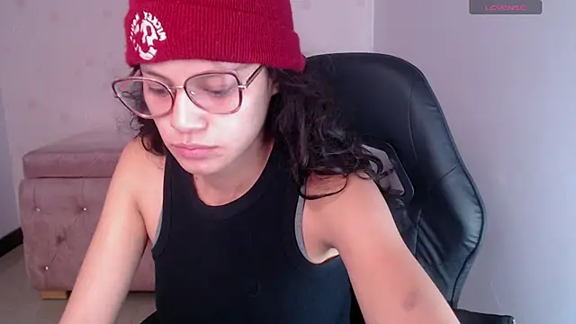 Snapshot of Tyna_ch chatting on July 15, 2026, 12:56 pm Tyna ch online show from July 15, 2026, 12:56 pm