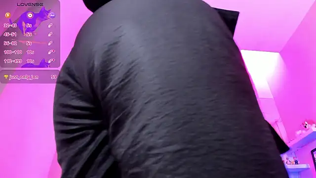 Valkiria ponce online show from February 17, 2026, 5:38 am