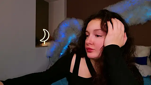 Snapshot of GloriNichols chatting on November 6, 2025, 8:29 am GloriNichols online show from November 6, 2025, 8:29 am