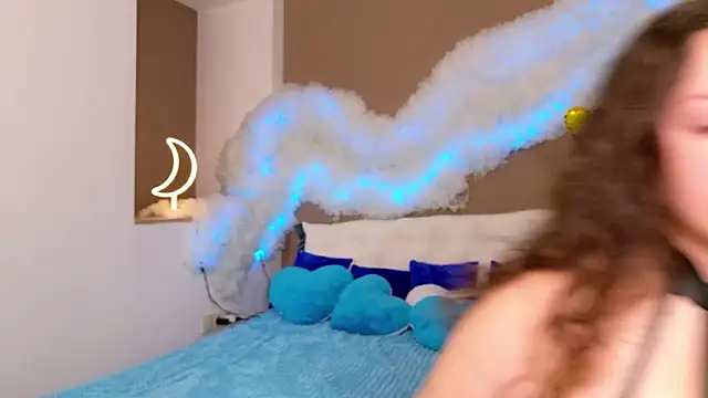 Snapshot of GloriNichols chatting on December 16, 2025, 9:46 am GloriNichols online show from December 16, 2025, 9:46 am