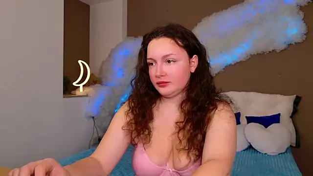 Snapshot of GloriNichols chatting on November 15, 2025, 7:23 am GloriNichols online show from November 15, 2025, 7:23 am