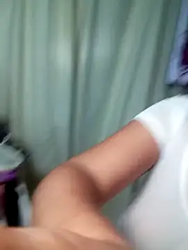 Snapshot of Kyara_Queen chatting on December 19, 2025, 7:49 pm Kyara Queen online show from December 19, 2025, 7:49 pm