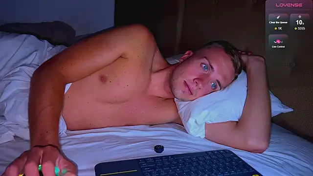 tommy cumfinger online show from October 30, 2025, 8:28 pm