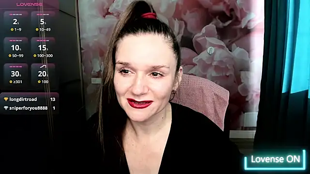 Snapshot of AriaGray chatting on November 2, 2025, 9:03 am AriaGray online show from November 2, 2025, 9:03 am