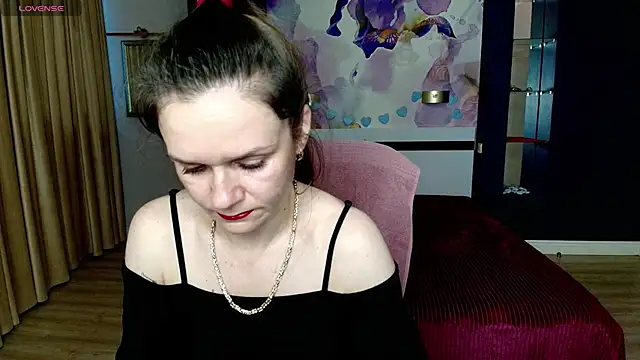 Snapshot of AriaGray chatting on February 17, 2026, 5:16 am AriaGray online show from February 17, 2026, 5:16 am