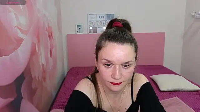 Snapshot of AriaGray chatting on November 29, 2025, 2:39 pm AriaGray online show from November 29, 2025, 2:39 pm