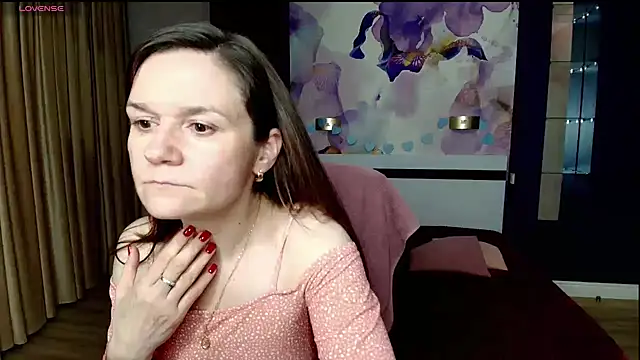 AriaGray online show from April 14, 2026, 12:15 am