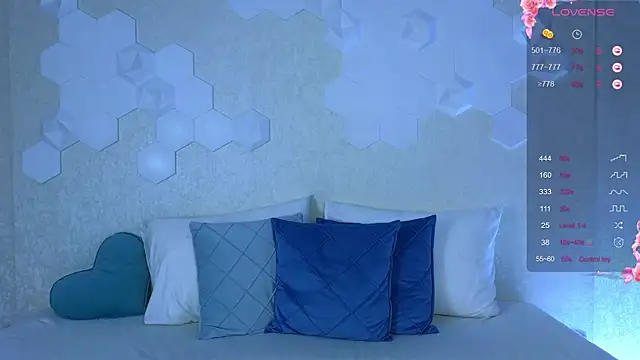 Lynna Sparks online show from October 20, 2025, 2:57 am