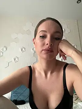 Lynna Sparks online show from May 24, 2026, 3:28 am